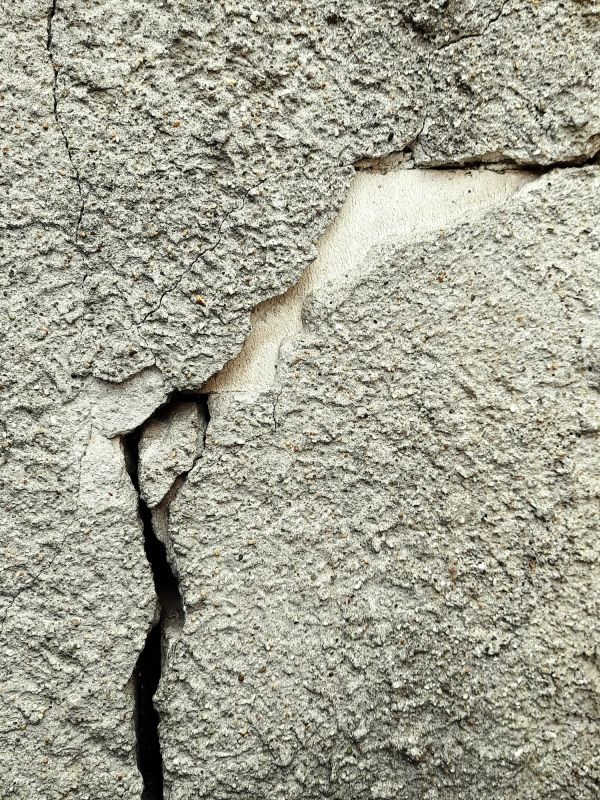 Cracked Concrete Restoration
